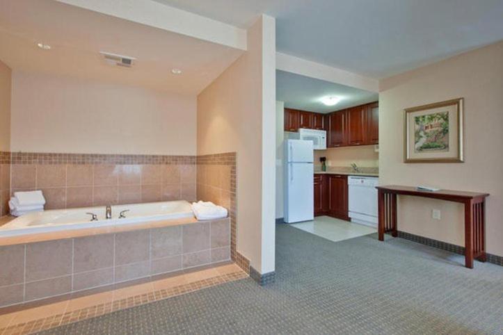 Staybridge Suites London By Ihg Room photo